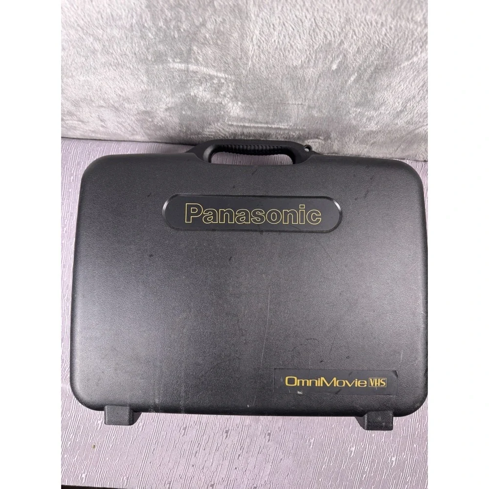 Panasonic OmniMovie VHS HQ Dual Camera System Camcorder PV-BP88 Batteries Case